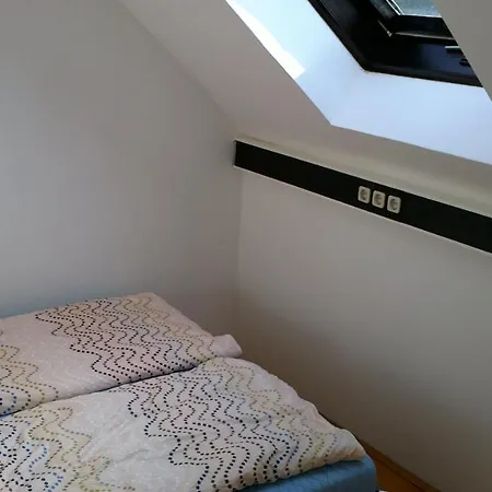 Tom Hostel